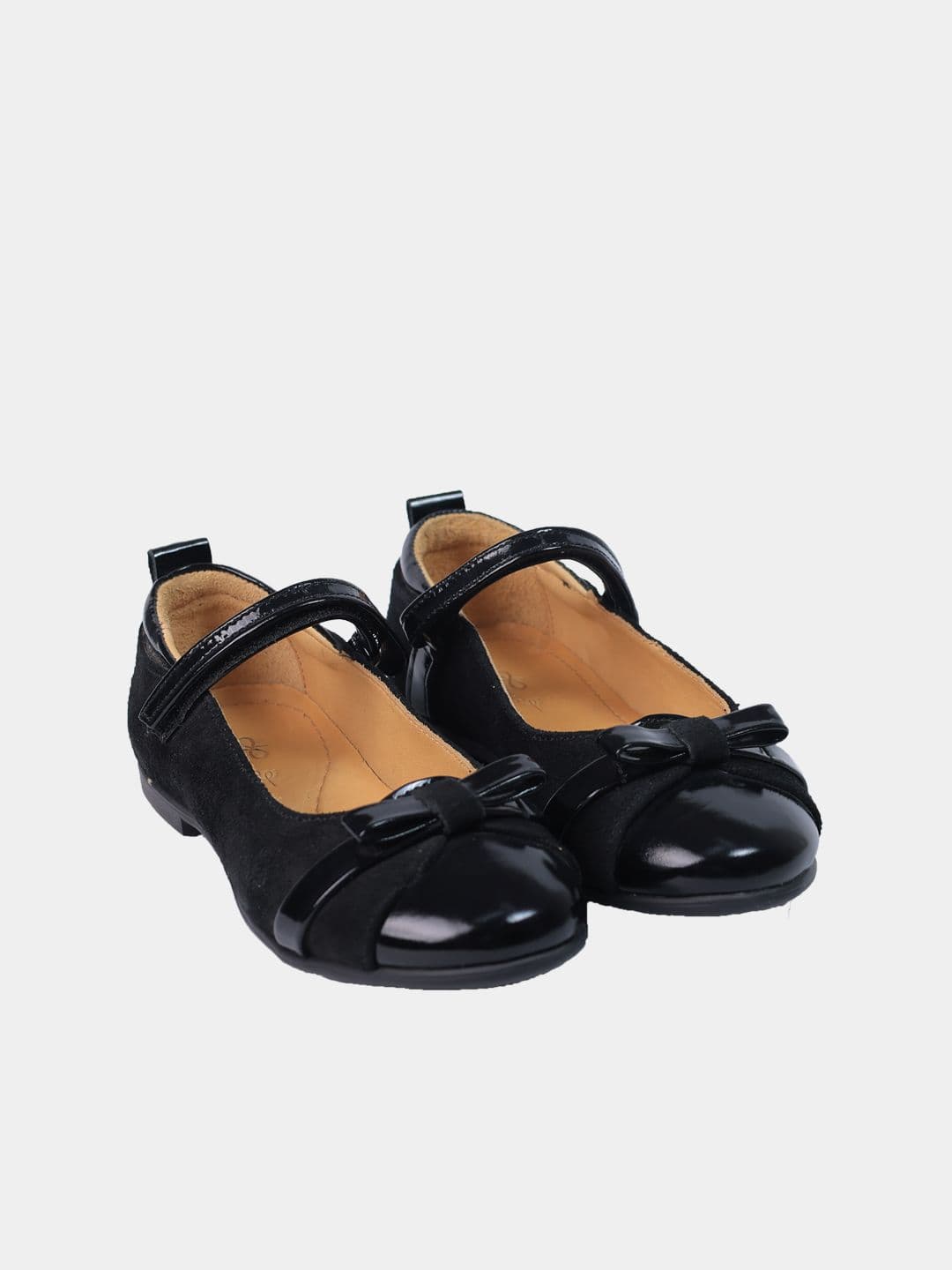 Tabiiy charmdan tayyorlangan maktab tuflisi