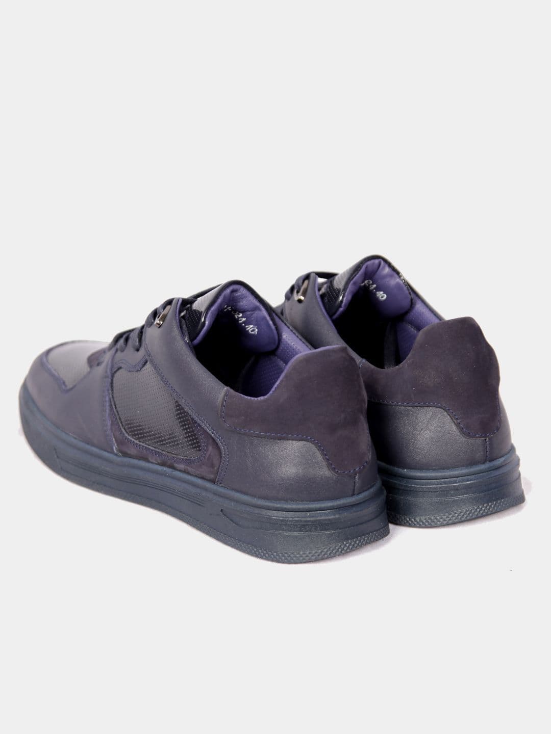 Tabiiy charmdan erkaklar krossovkalari view 2