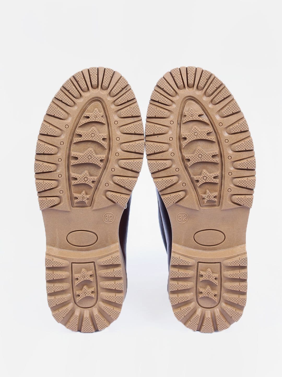 Children’s winter boots made of genuine leather, with fur lining, waterproof. view 5