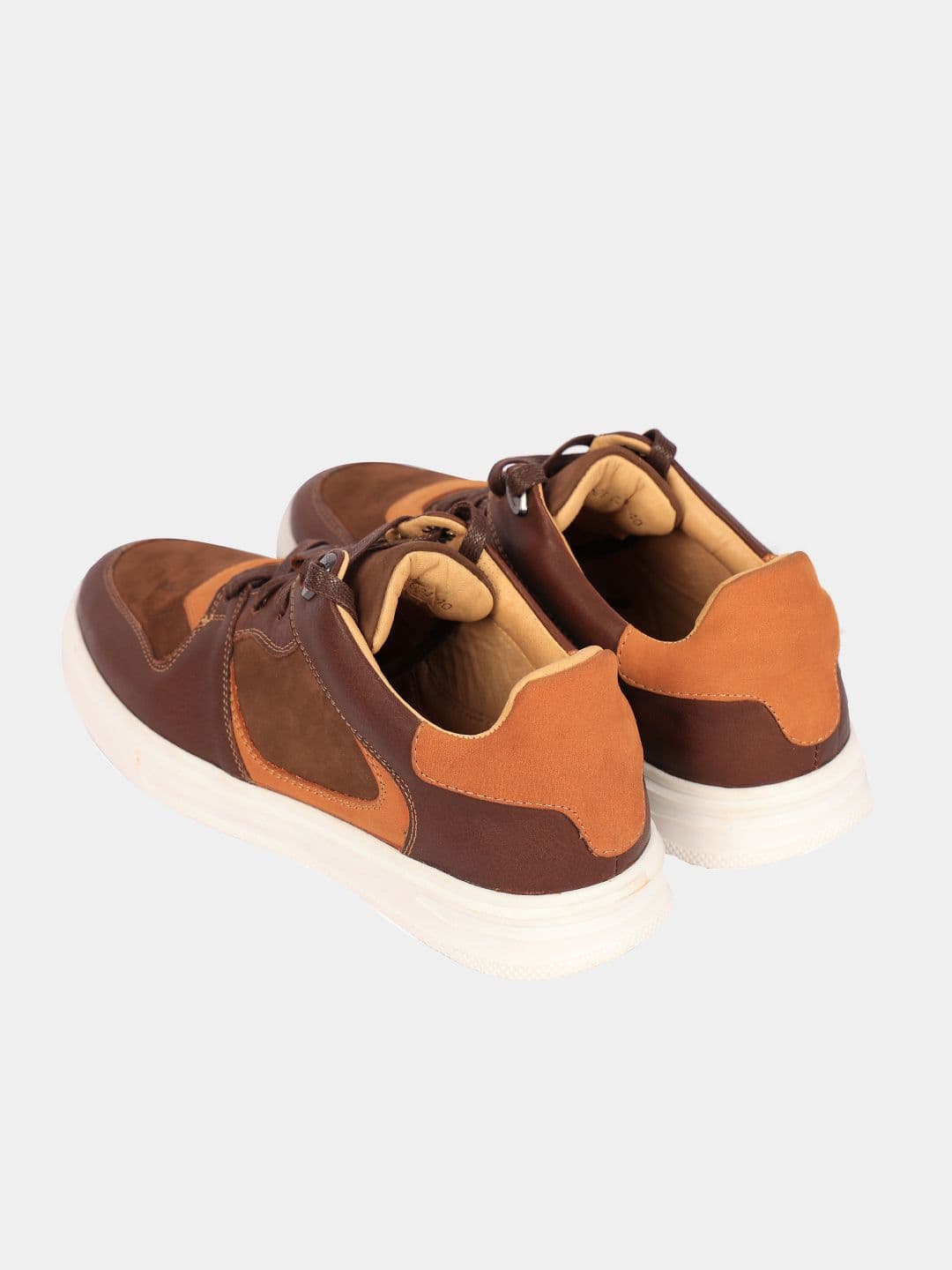 Tabiiy charmdan erkaklar krossovkalari view 2