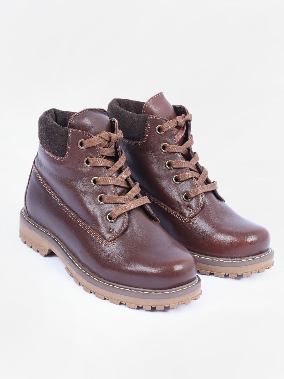 Children’s winter boots made of genuine leather, with fur lining, waterproof.