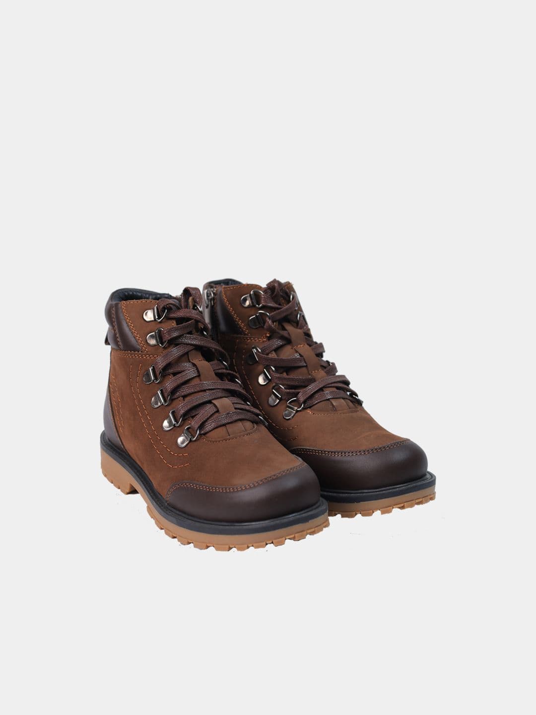 Tabiiy charmdan tayyorlangan etiklar